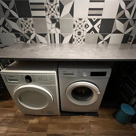 Charmant Studio Proche Centre Ville Et Gare Lourdes Ngoại thất bức ảnh