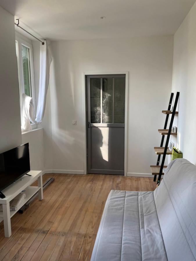 Charmant Studio Proche Centre Ville Et Gare Lourdes Ngoại thất bức ảnh
