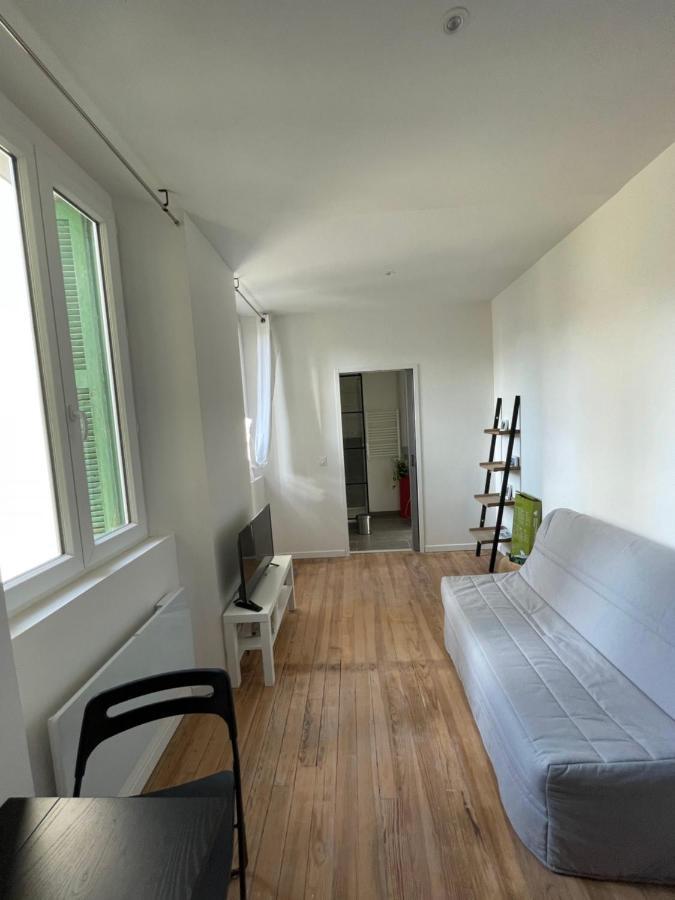 Charmant Studio Proche Centre Ville Et Gare Lourdes Ngoại thất bức ảnh