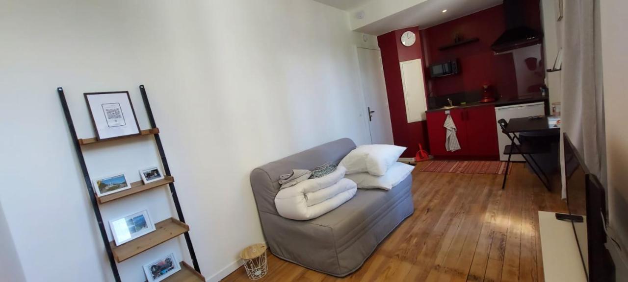 Charmant Studio Proche Centre Ville Et Gare Lourdes Ngoại thất bức ảnh